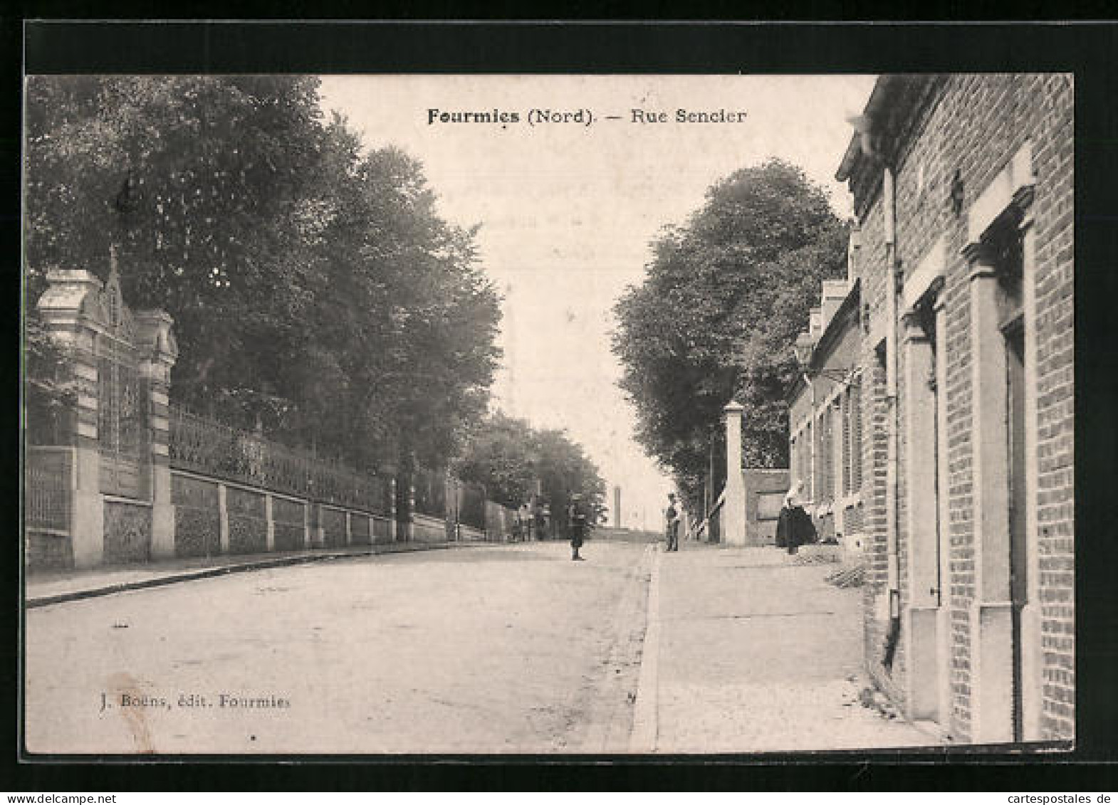 CPA Fourmies, Rue Sencier, Vue De La Rue  - Fourmies