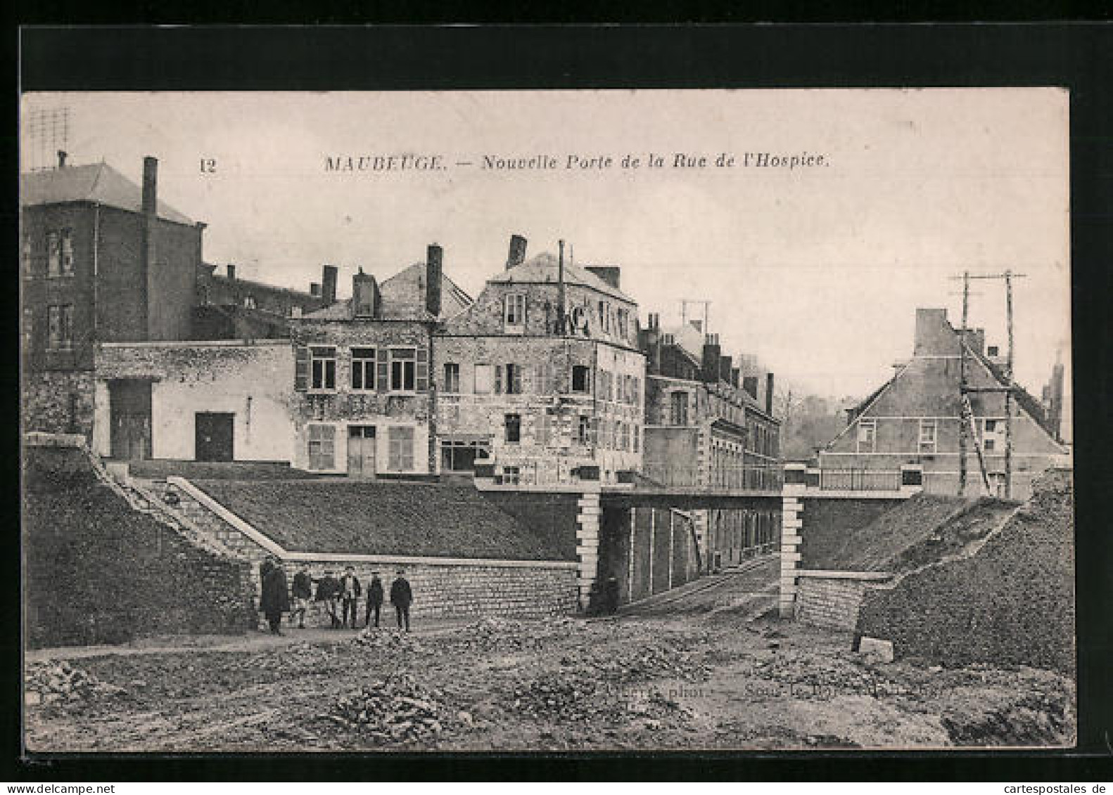 CPA Maubeuge, Nouvelle Porte De La Rue De L'Hospice  - Maubeuge