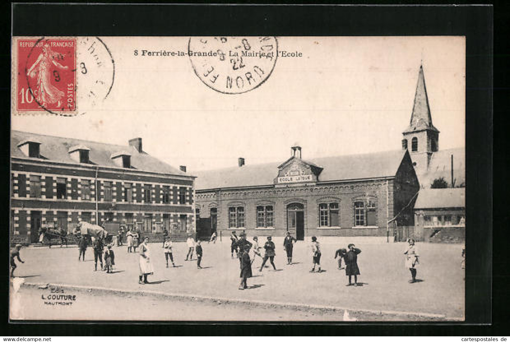 CPA Ferrière-la-Grande, La Mairie Et L'Ecole  - Autres & Non Classés