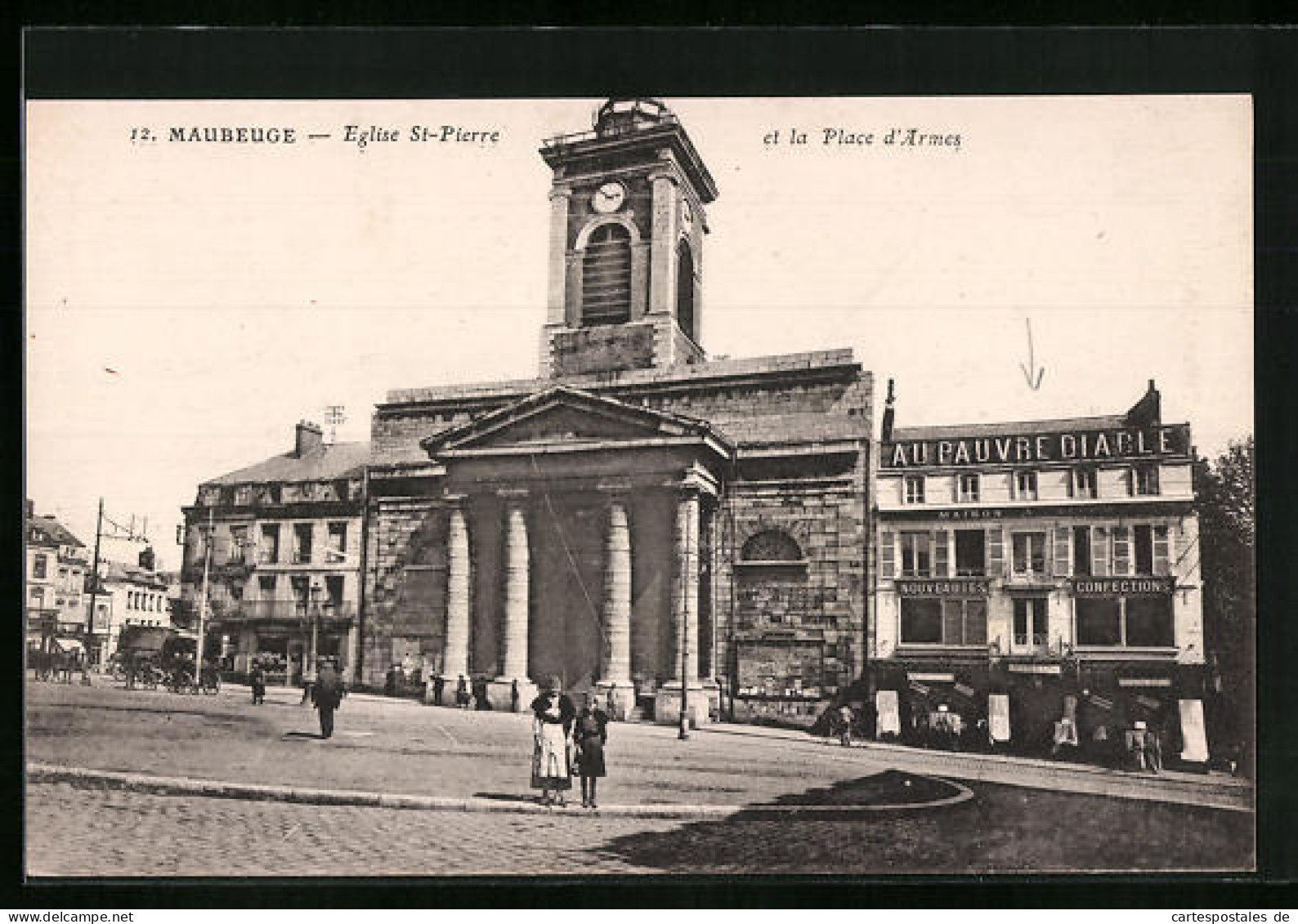 CPA Maubeuge, Eglise St-Pierre Et La Place D'Armes  - Maubeuge