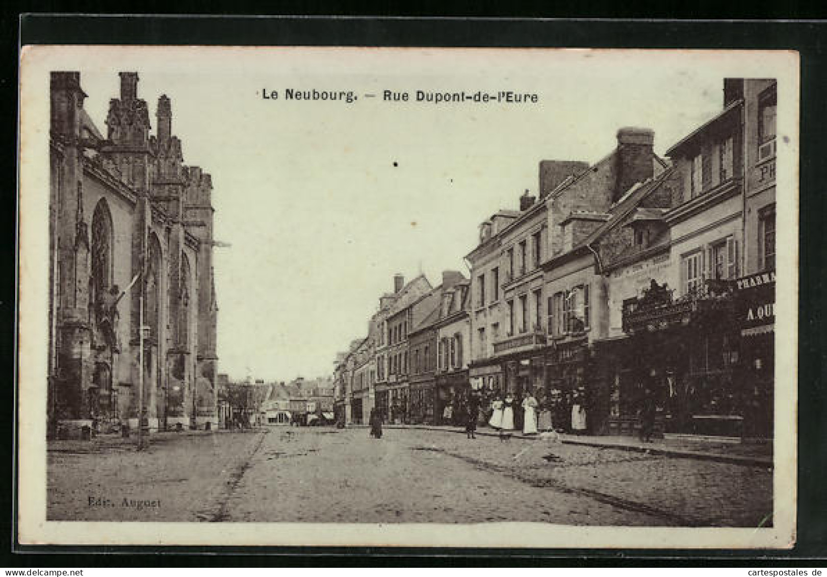 CPA Le Neubourg, Rue Dupont-de-l`Eure, Vue De La Rue  - Le Neubourg