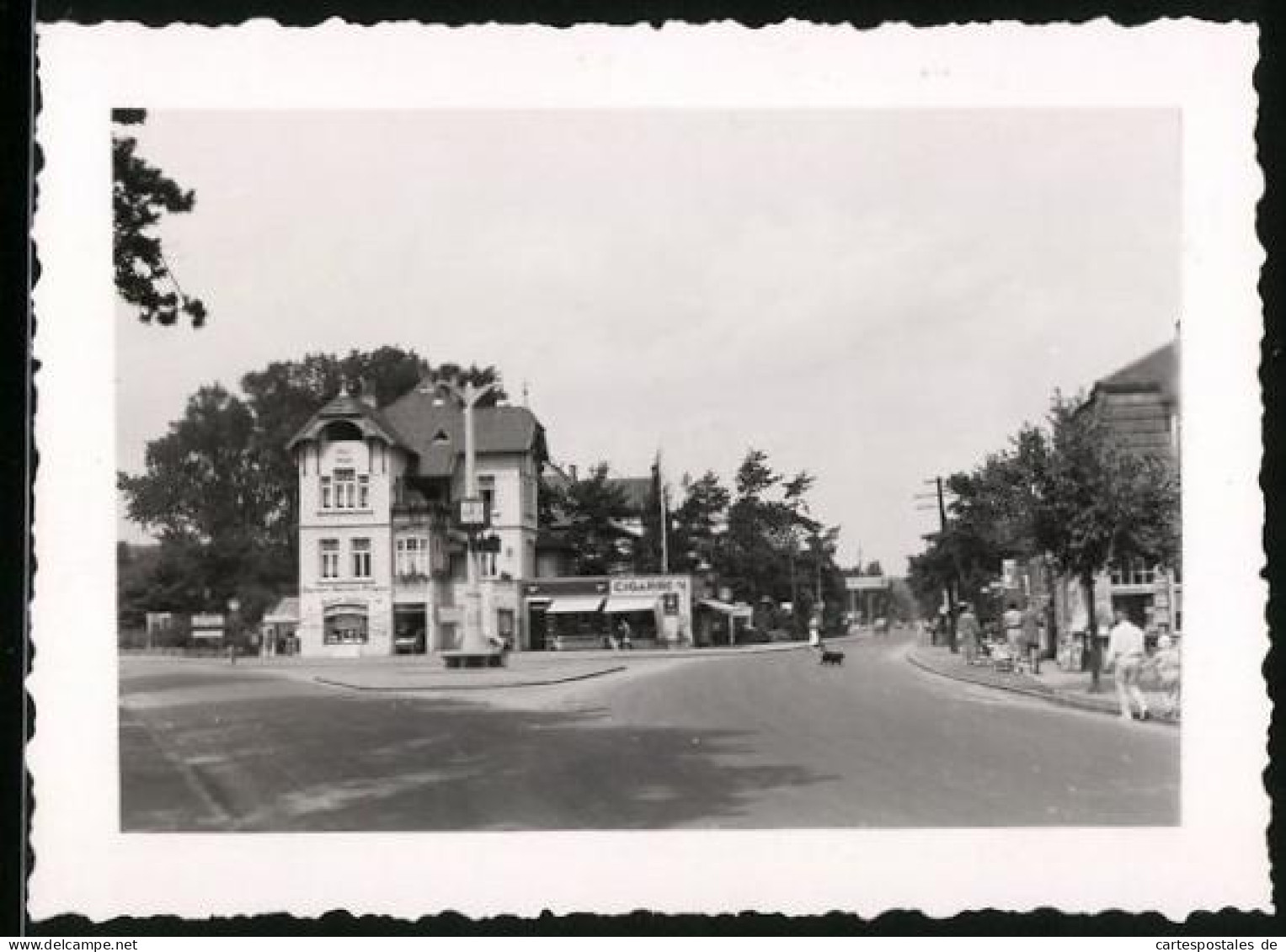 Fotografie Pohlke, Ansicht Timmendorf, Strassenkreuzung Mit Friseur-Salon Lubitz 1933  - Orte