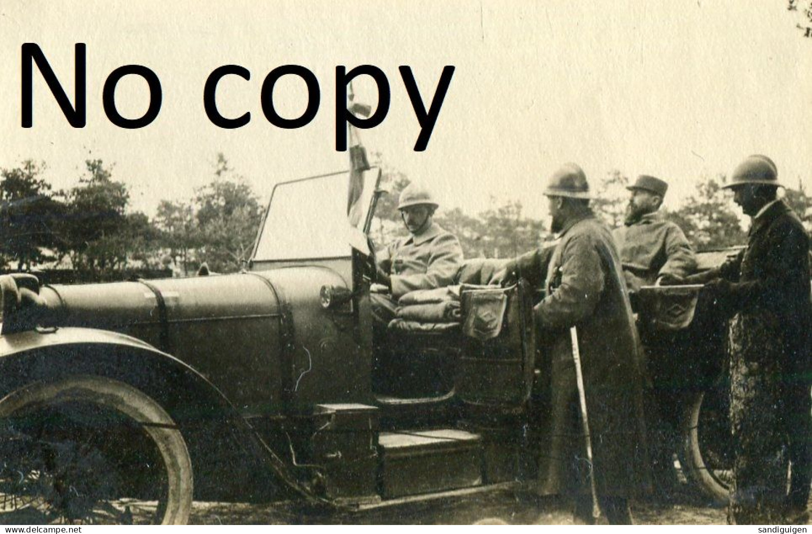 PHOTO FRANCAISE - OFFICIERS ET AUTOMOBILES - REMISE DE DECORATIONS A MOURMELON LE GRAND MARNE - GUERRE 1914 1918 - Krieg, Militär