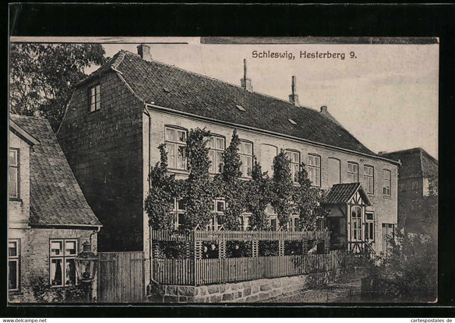AK Schleswig, Haus Hesterberg 9 Von Der Strasse Gesehen  - Schleswig
