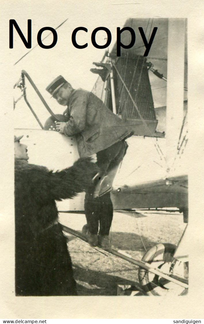 PHOTO FRANCAISE - AVIATEUR ET AVION BIPLAN AU TERRAIN DE BOUY A MOURMELON LE GRAND MARNE - GUERRE 1914 1918 - Krieg, Militär