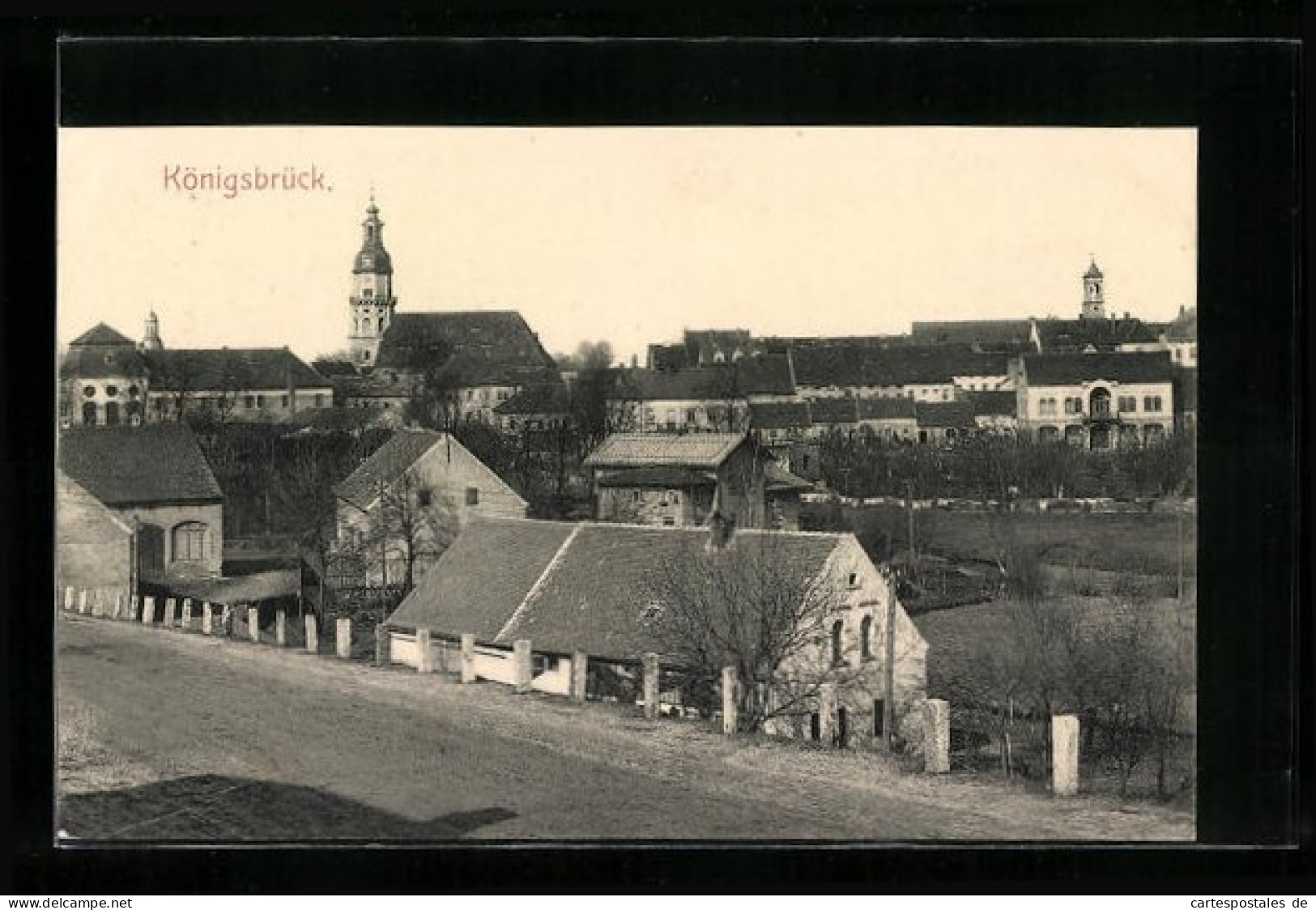 AK Königsbrück, Blick über Die Wohnhäuser Zur Kirche Hin  - Koenigsbrueck