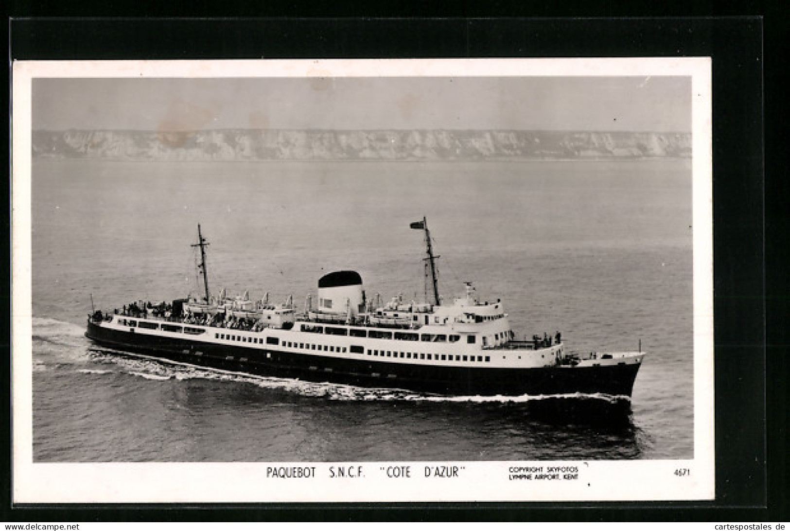 AK Passagierschiff S.N.C.F. Cote D`Azur Auf See Gesehen, Die Küste Im Hintergrund  - Steamers