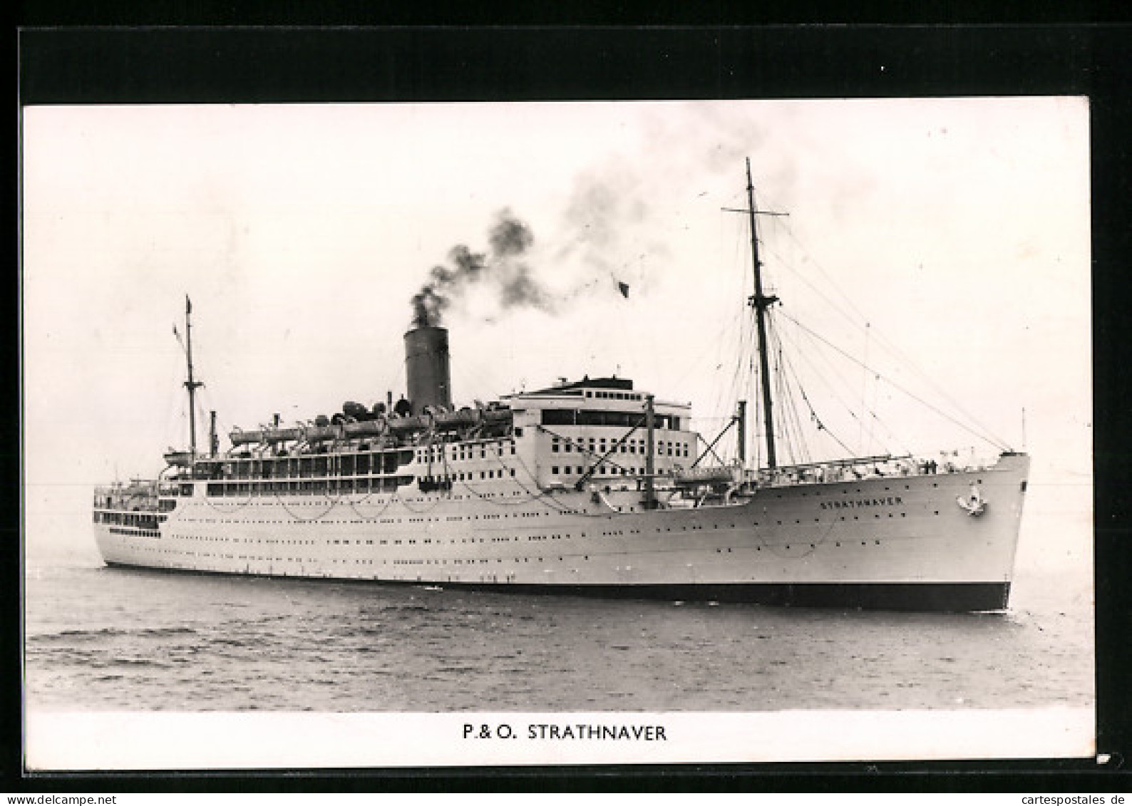 AK Passagierschiff P&O Strathnaver, Blick Auf Den Dampfer Auf See  - Passagiersschepen