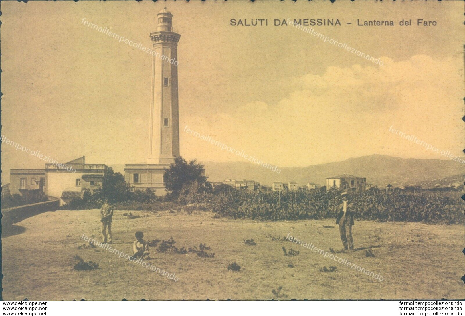 T7 Cartolina Saluti Da Messina Lanterna Del Faro Scollata - Messina