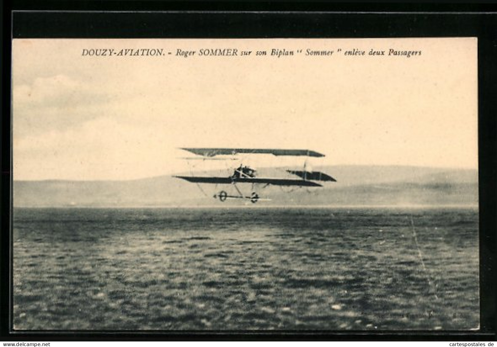 AK Douzy-Aviation, Roger Sommer Sur Son Biplan Sommer Enleve Deux Passagers  - 1914-1918: 1. Weltkrieg