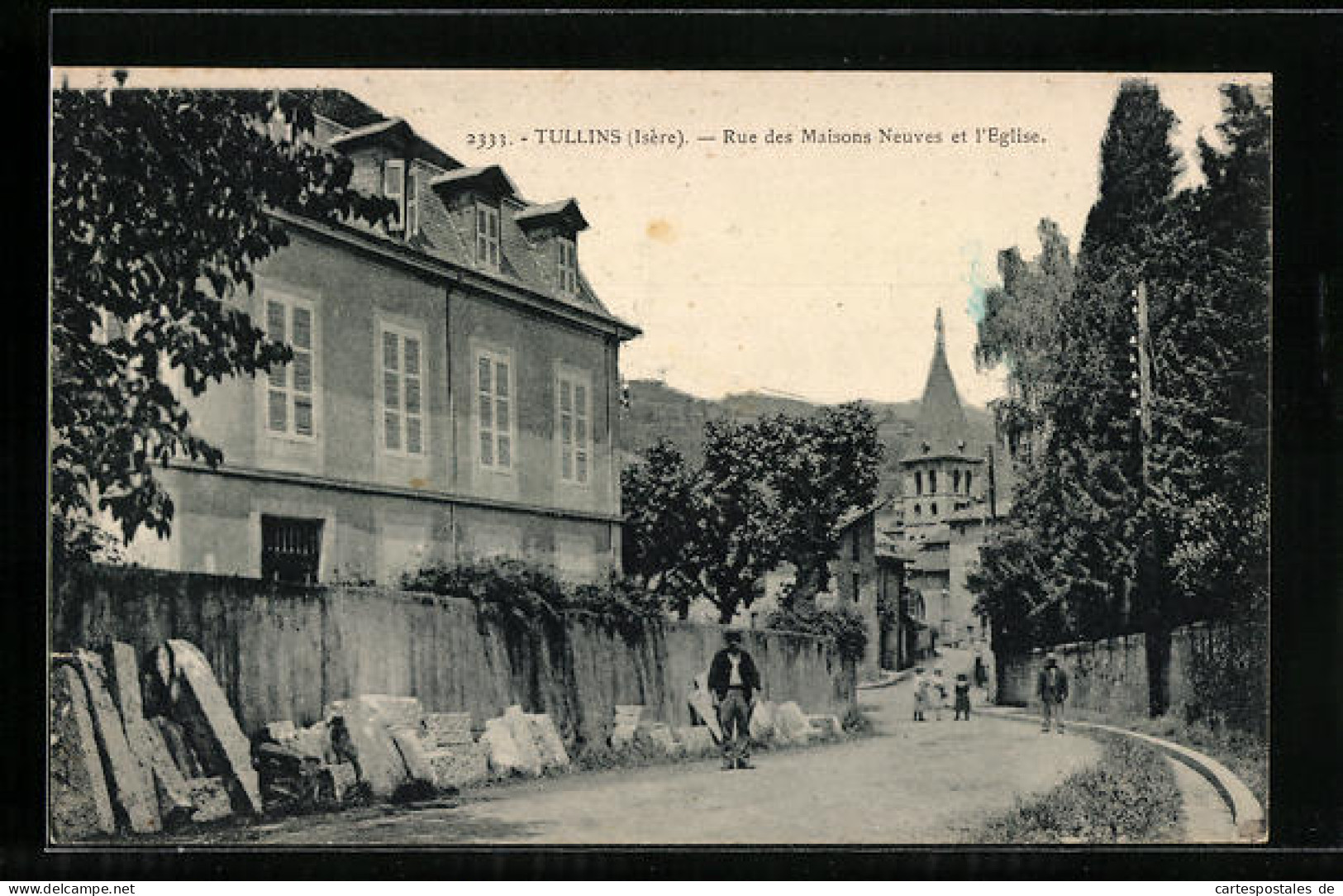 CPA Tullins, Rue Des Maisons Neuves Et L`Eglise  - Tullins