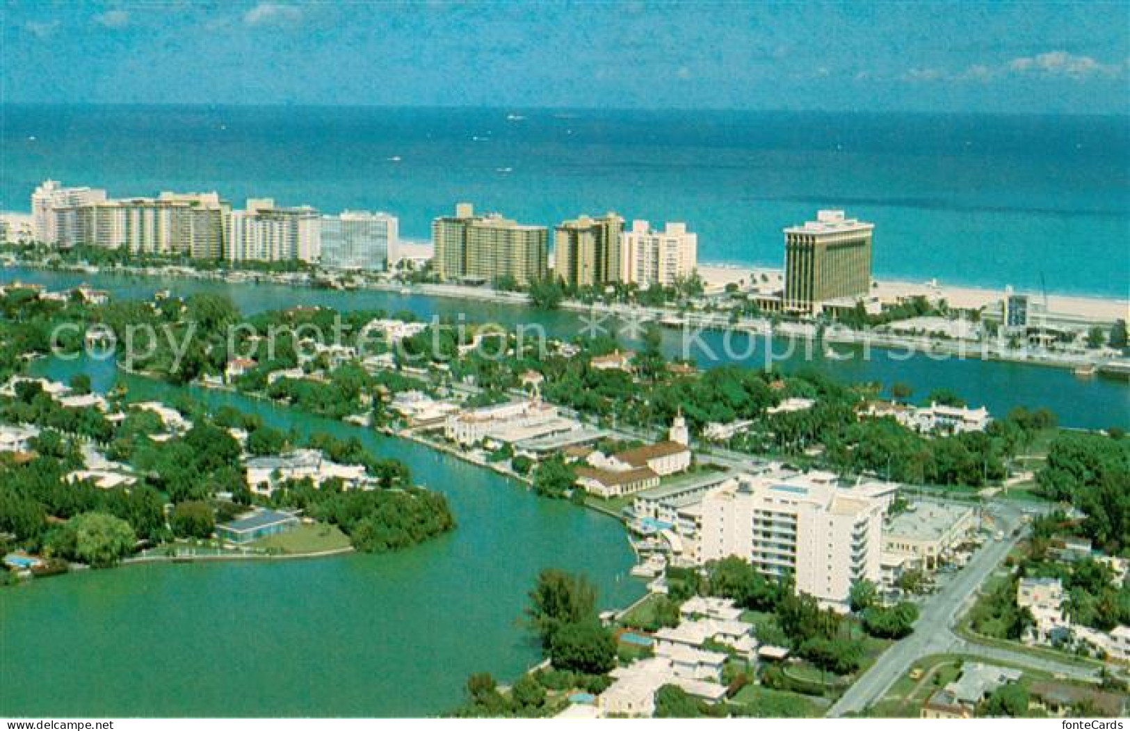 73645858 Miami_Beach Aerial View With Ocean Front Hotels Along The Blue Atlantic - Sonstige & Ohne Zuordnung