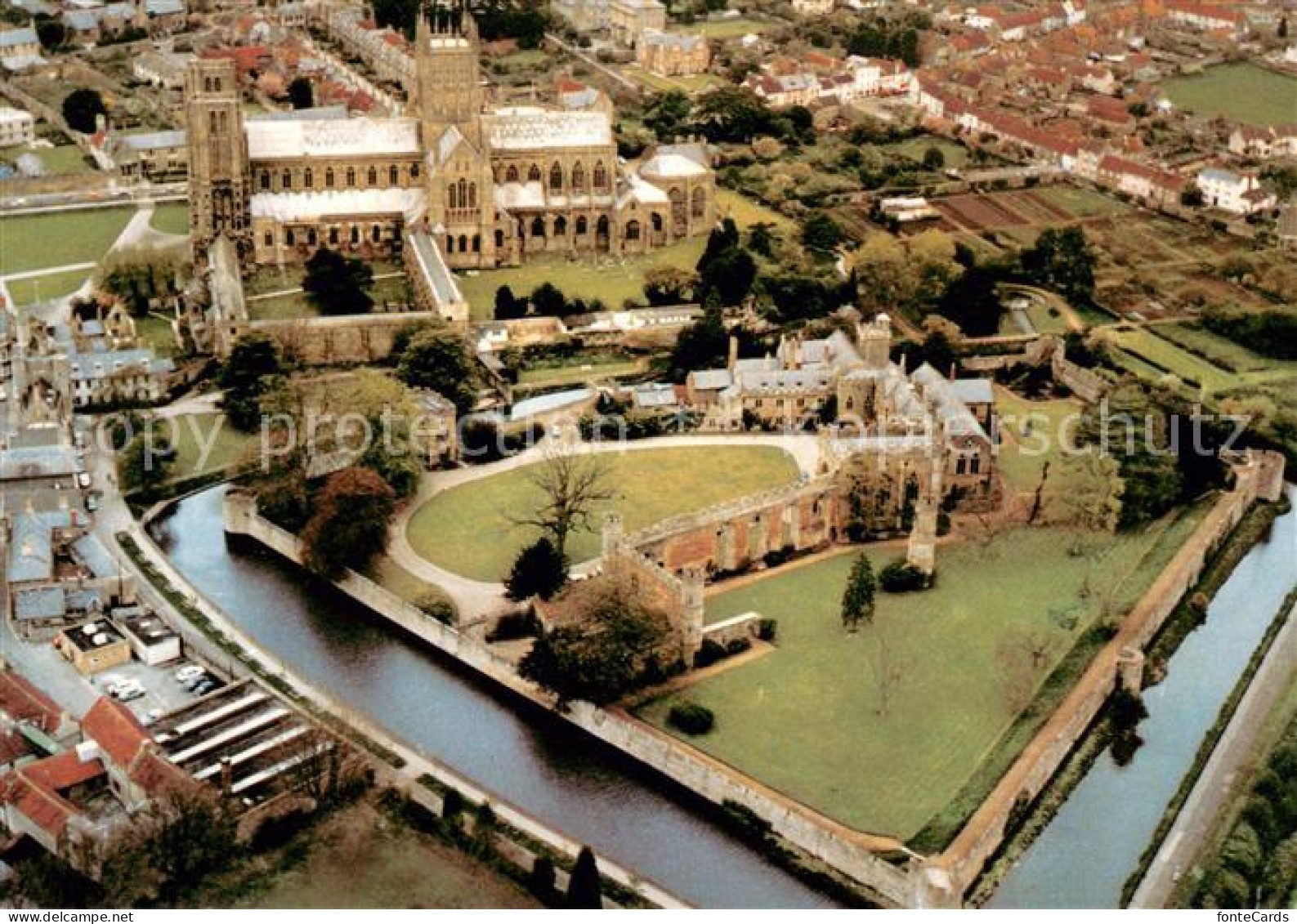 73645302 Wells Mendip Aerial View Of Wells Cathedral  - Autres & Non Classés