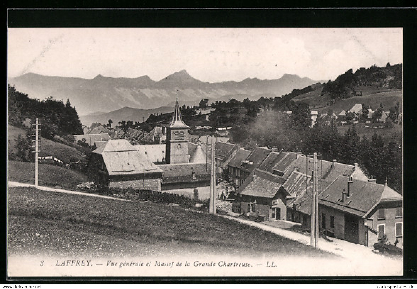 CPA Laffrey, Vue Générale Et Massif De La Grande Chartreuse  - Laffrey