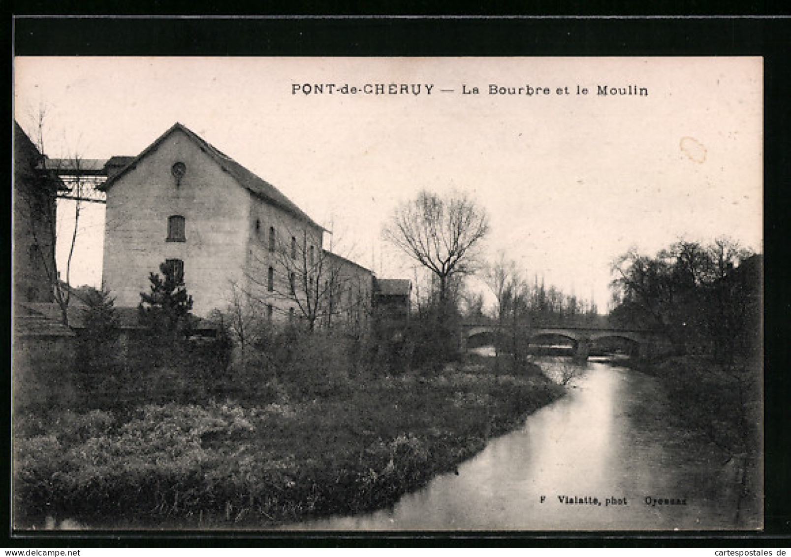 CPA Pont-de-Chéruy, La Bourbre Et Le Moulin  - Pont-de-Chéruy