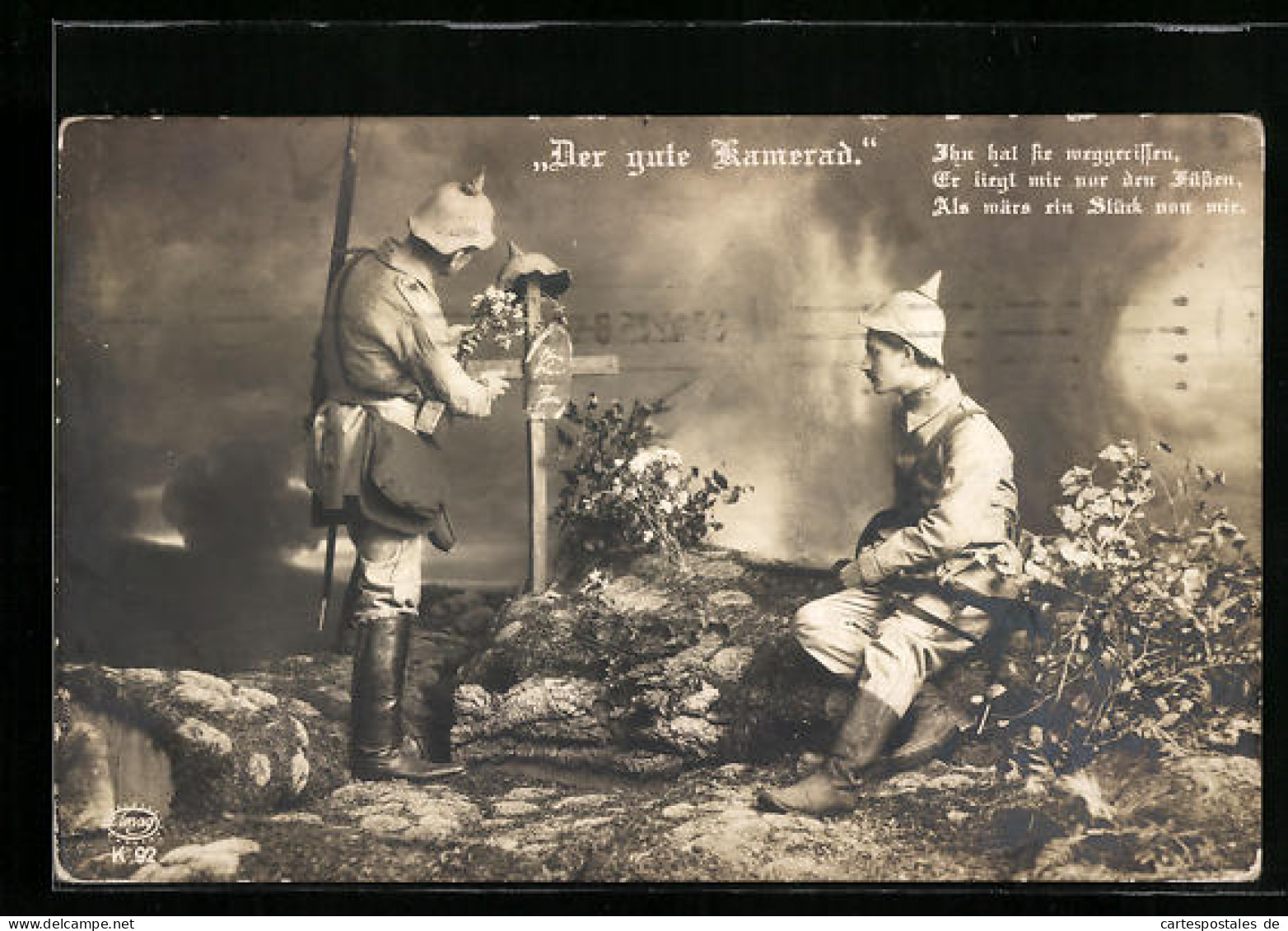 AK Der Gute Kamerad, Soldaten Am Grab Ihres Kameraden  - Weltkrieg 1914-18