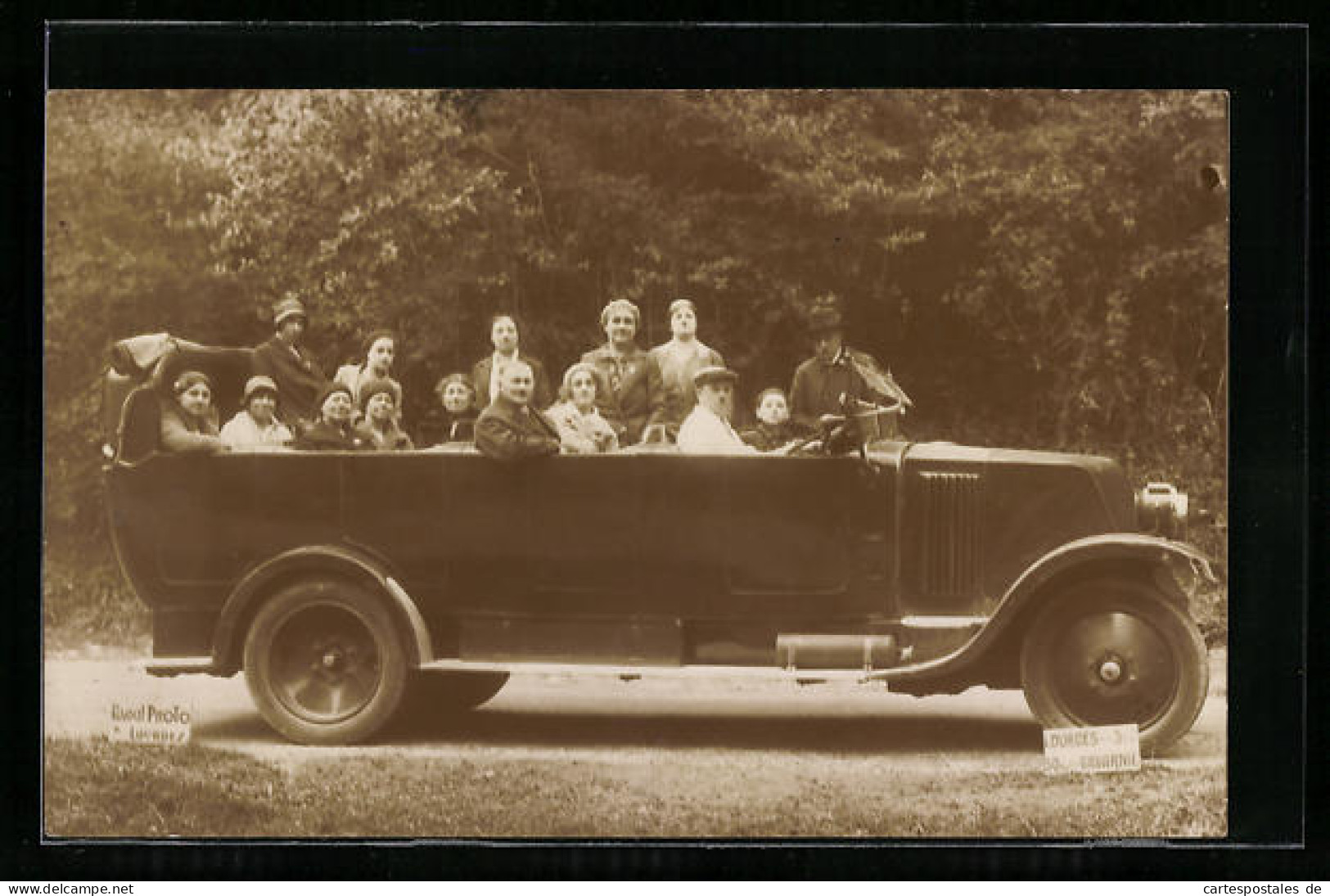 Foto-AK Gruppe Von Ausflüglern Im Lastkraftwagen  - Vrachtwagens En LGV