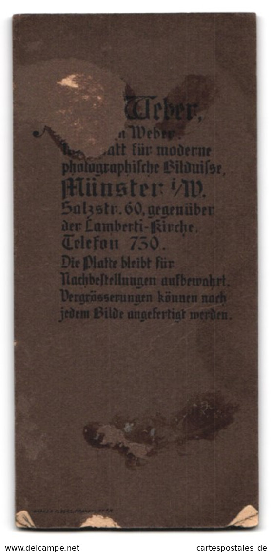 Fotografie Atelier Weber, Münster I. W., Salzstrasse 60, Soldat In Uniform Mit Mantel Und Säbel  - Personnes Anonymes