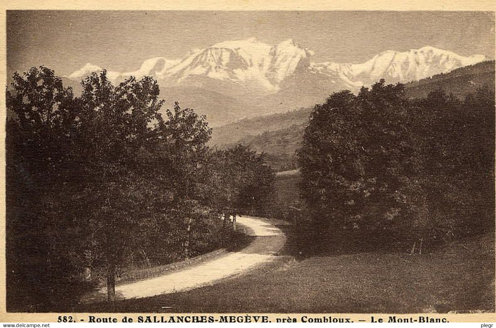 74083 01 05 - ROUTE DE SALLANCHES-MEGEVE PRES COMBLOUX - LE MONT BLANC - Combloux