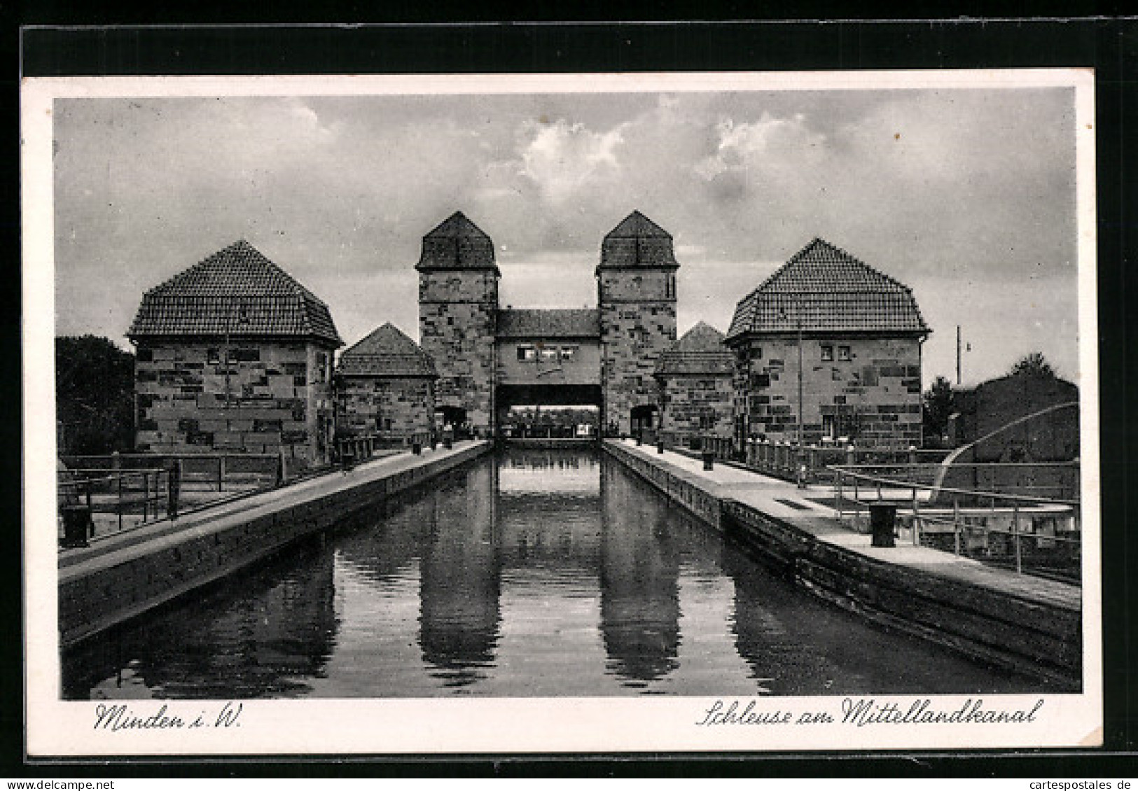 AK Minden I. W., Schleuse Am Mittellandkanal  - Minden