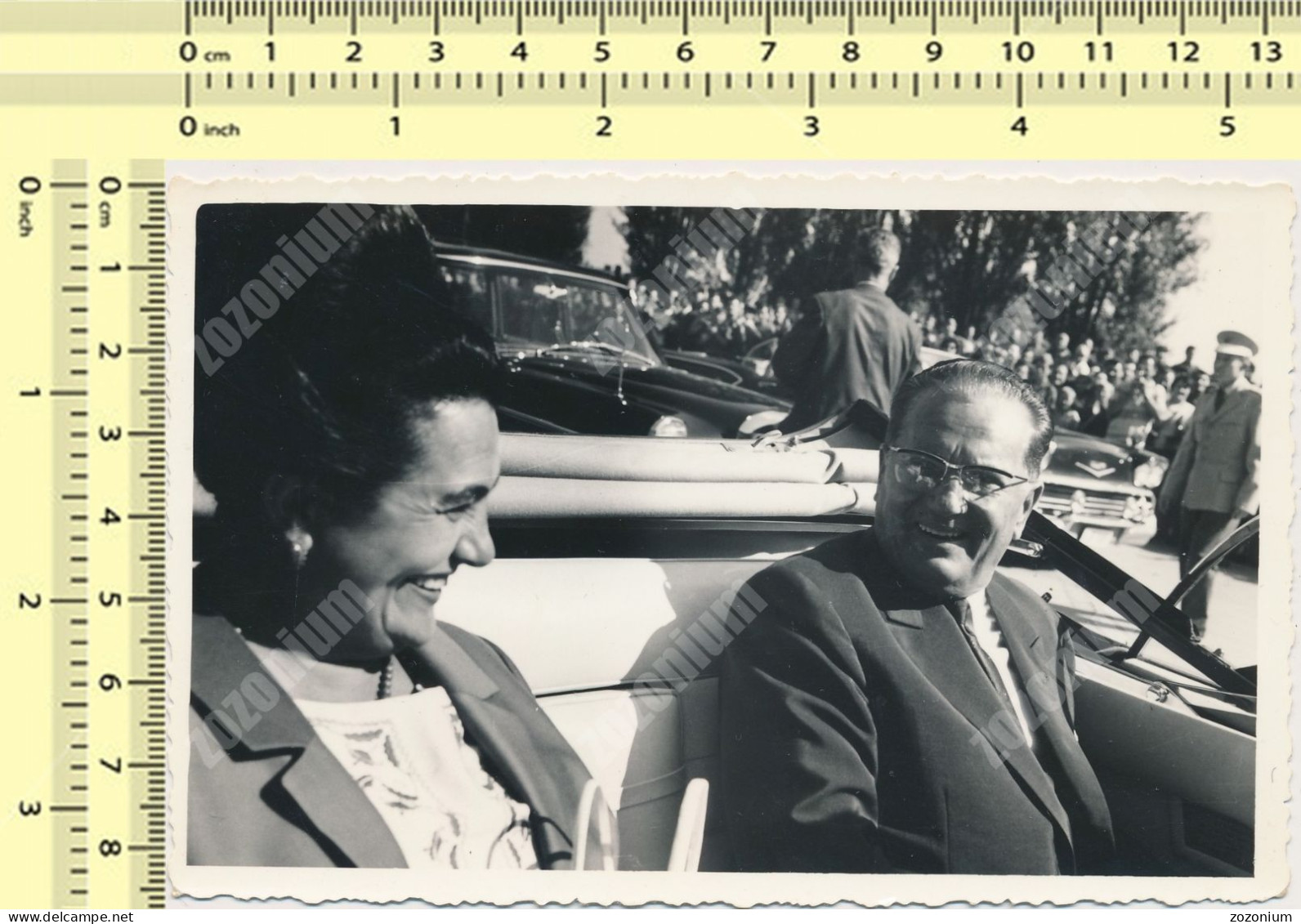 REAL PHOTO -  YUGOSLAVIA President TITO & JOVANKA BROZ In CABRIOLET CAR Vintage Old Photo - Cars