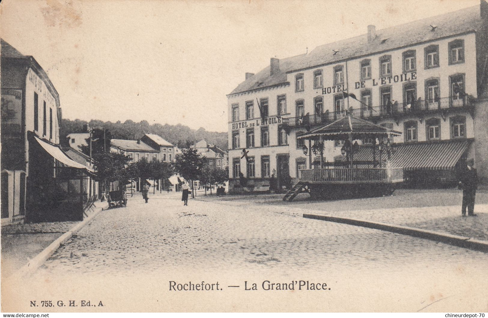 ROCHFORT    LA  GRAND PLACE - Rochefort