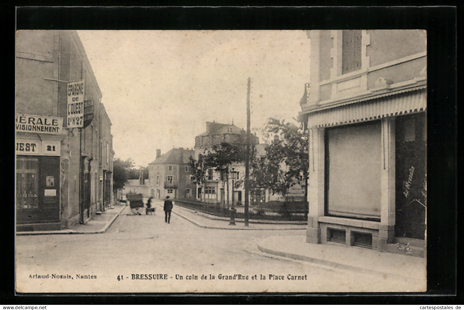 CPA Bressuire, Un Coin De La Grand`Rue Et La Place Carnot  - Bressuire
