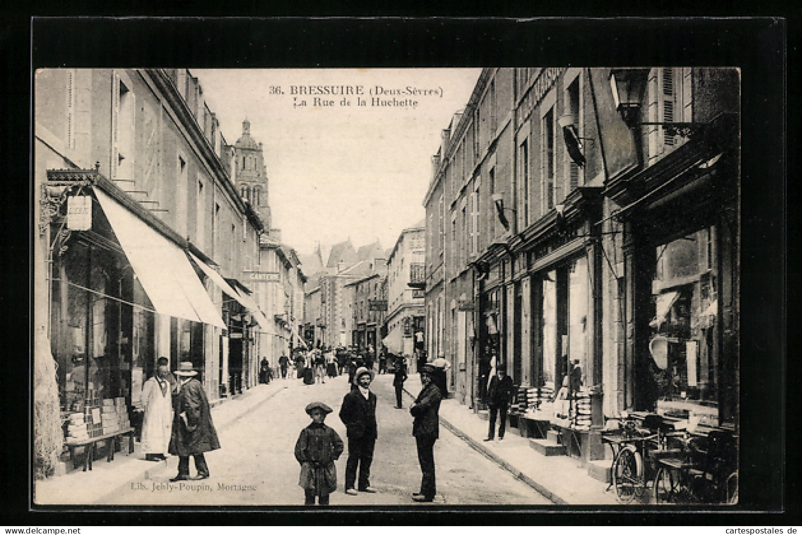 CPA Bressuire, La Rue De La Huchette, Commerces  - Bressuire