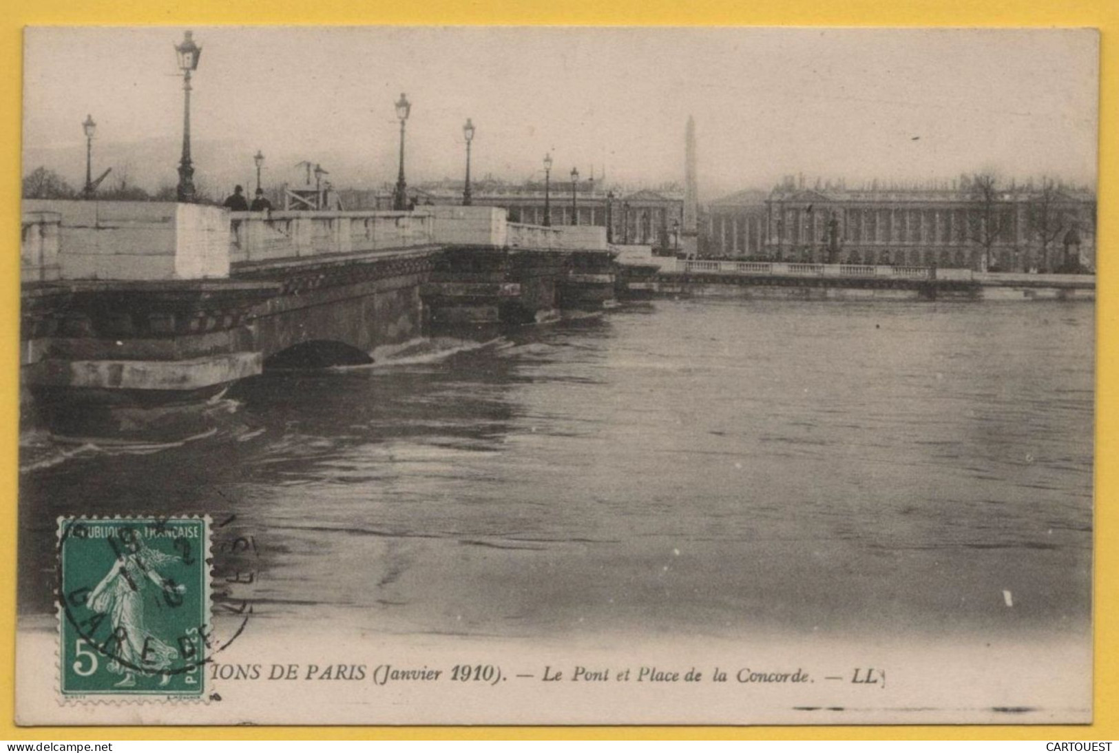 CPA PARIS INNONDATION 1910 Le Pont Et Place De La CONCORDE ( Oblitération Gare EST ) - De Overstroming Van 1910