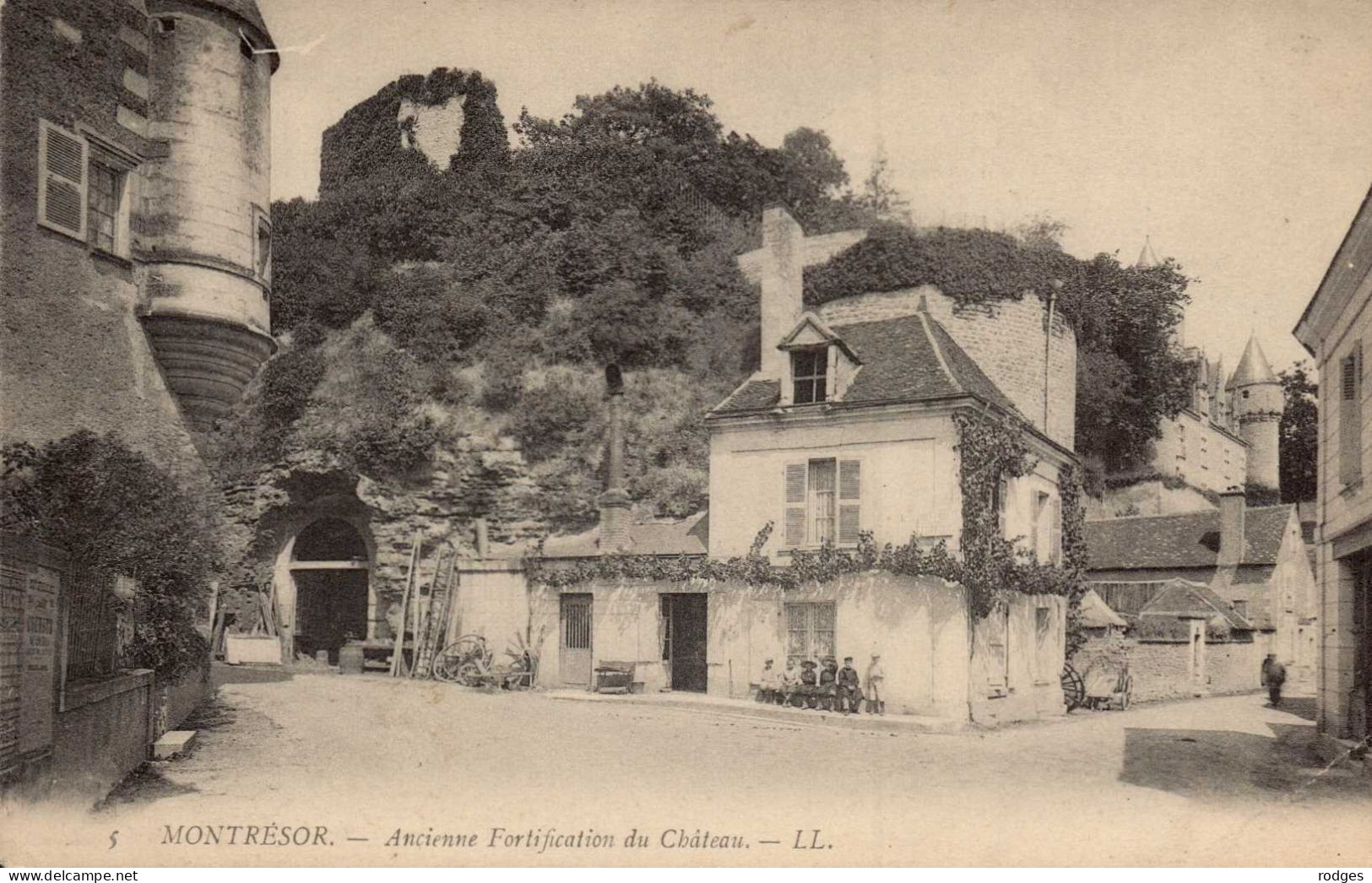 37 , Cpa  MONTRESOR , 5 , Ancienne Fortification Du Chateau  (14676.V24) - Montrésor