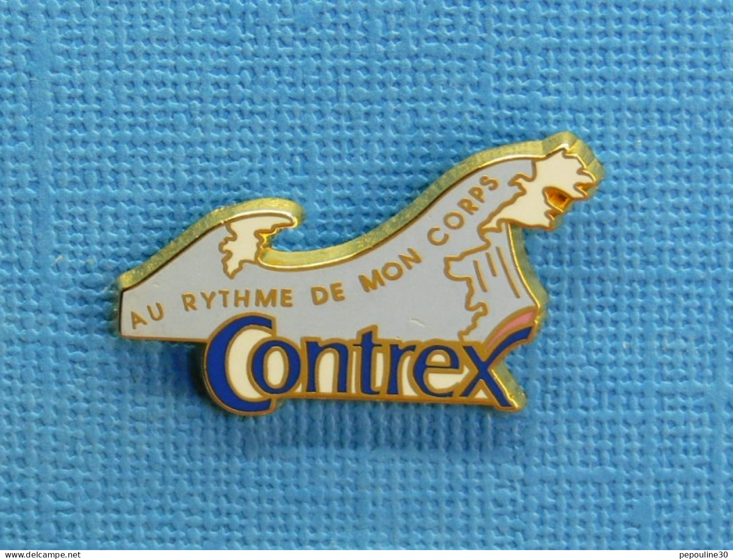 1 PIN'S /  ** CONTREX / EAU MINÉRALE NATURELLE ** . (Arthus Bertrand Paris) - Boissons
