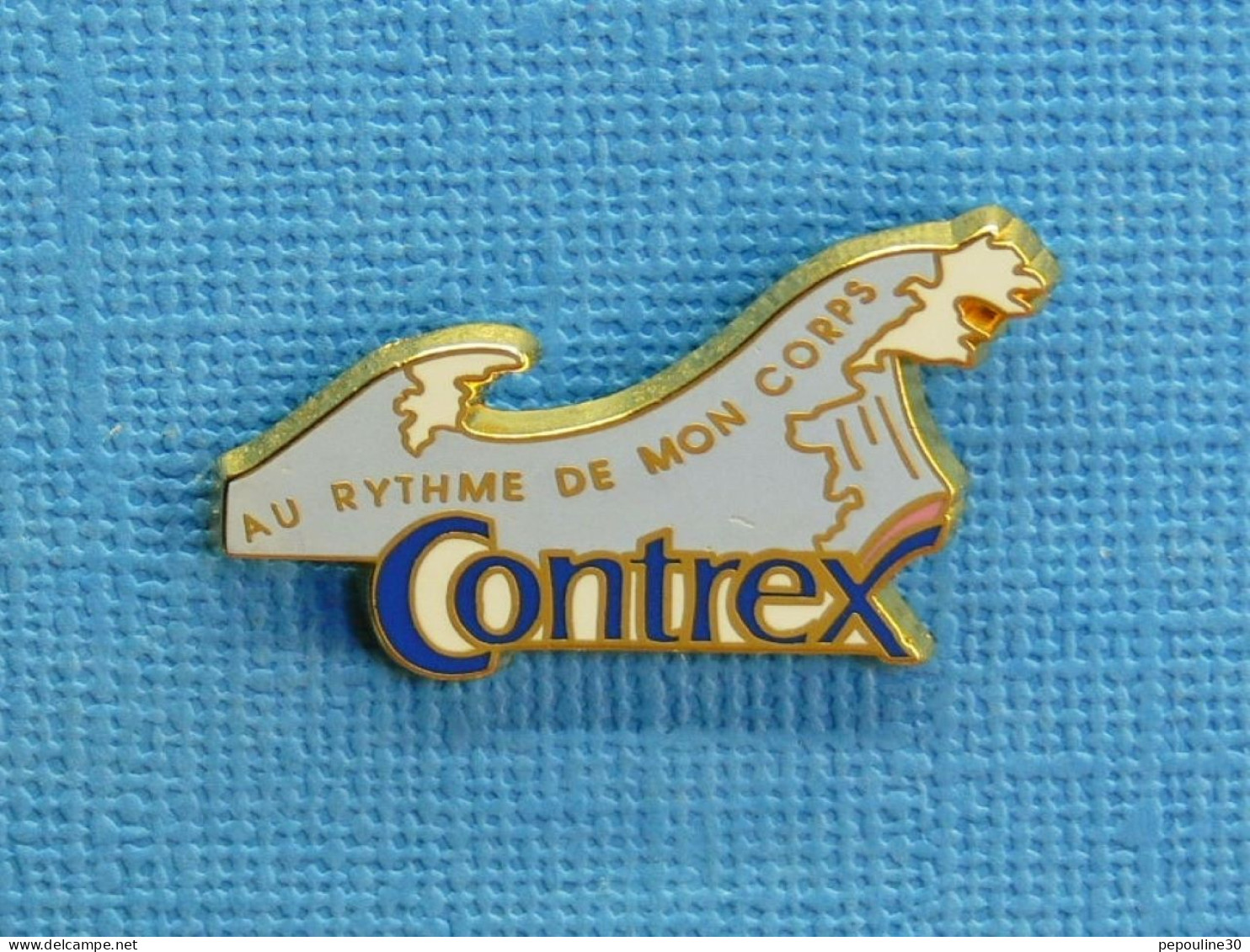 1 PIN'S /  ** CONTREX / EAU MINÉRALE NATURELLE ** . (Arthus Bertrand Paris) - Boissons