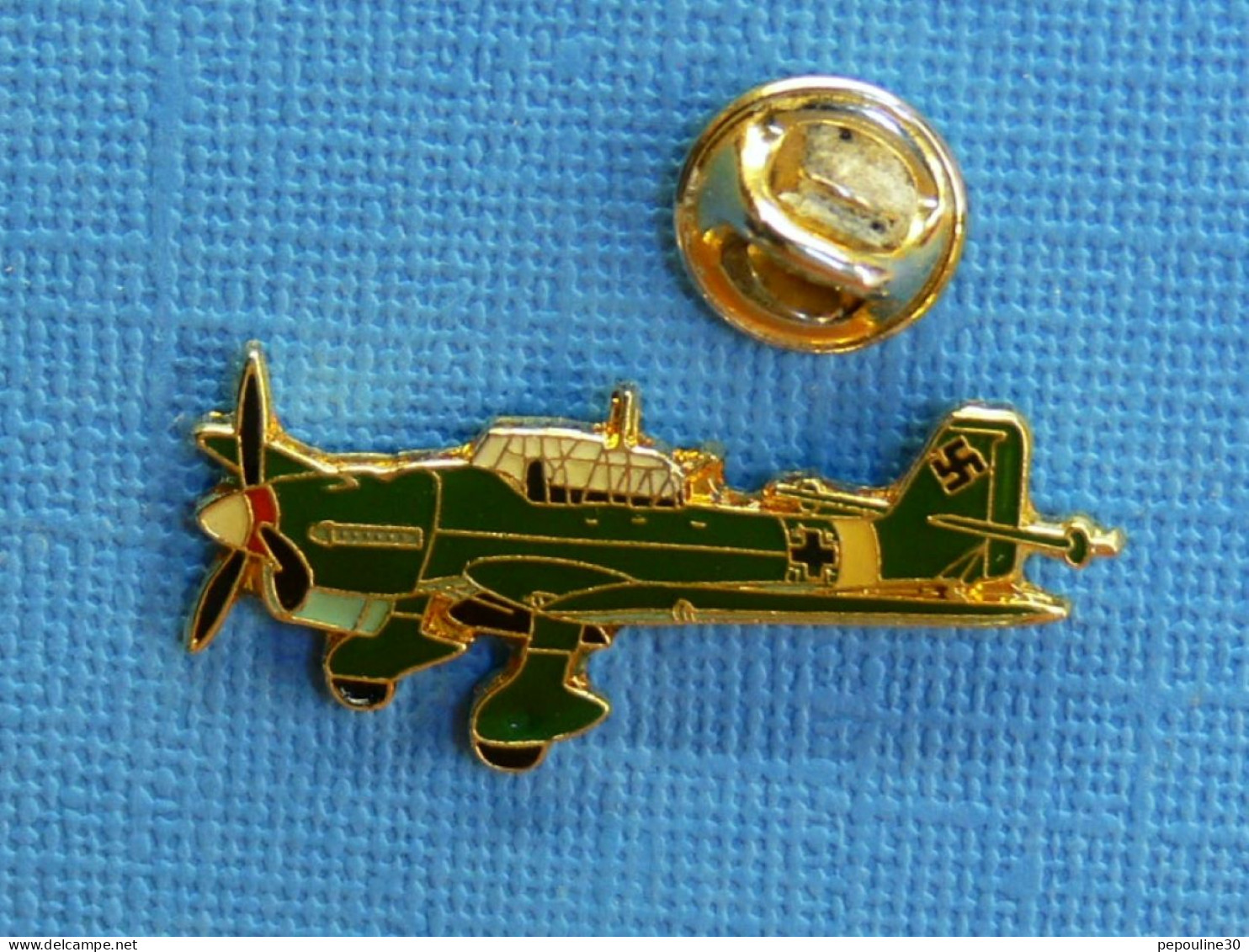 1 PIN'S /  ** AVION ALLEMAND / JUNKERS Ju87 STUKA / 2ème GUERRE MONDIALE ** . (J.Y. Ségalen Collection) - Airplanes