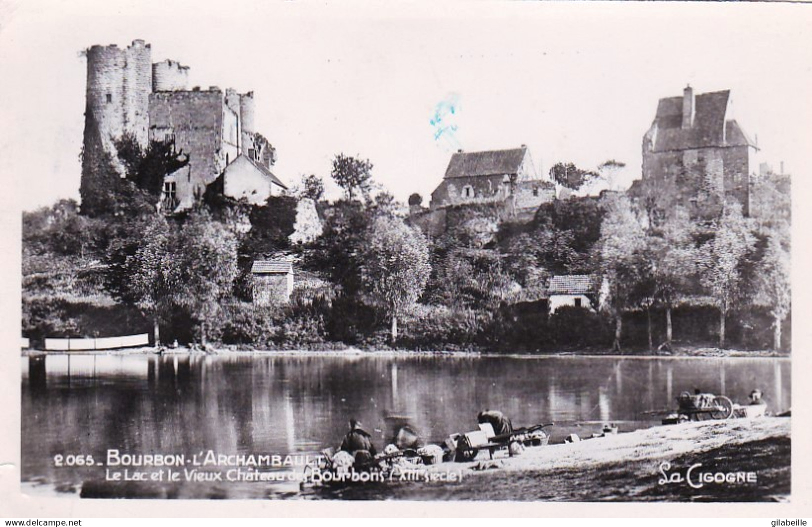 03 - BOURBON L'ARCHAMBAULT - Le Lac Et Le Vieux Chateau - Bourbon L'Archambault