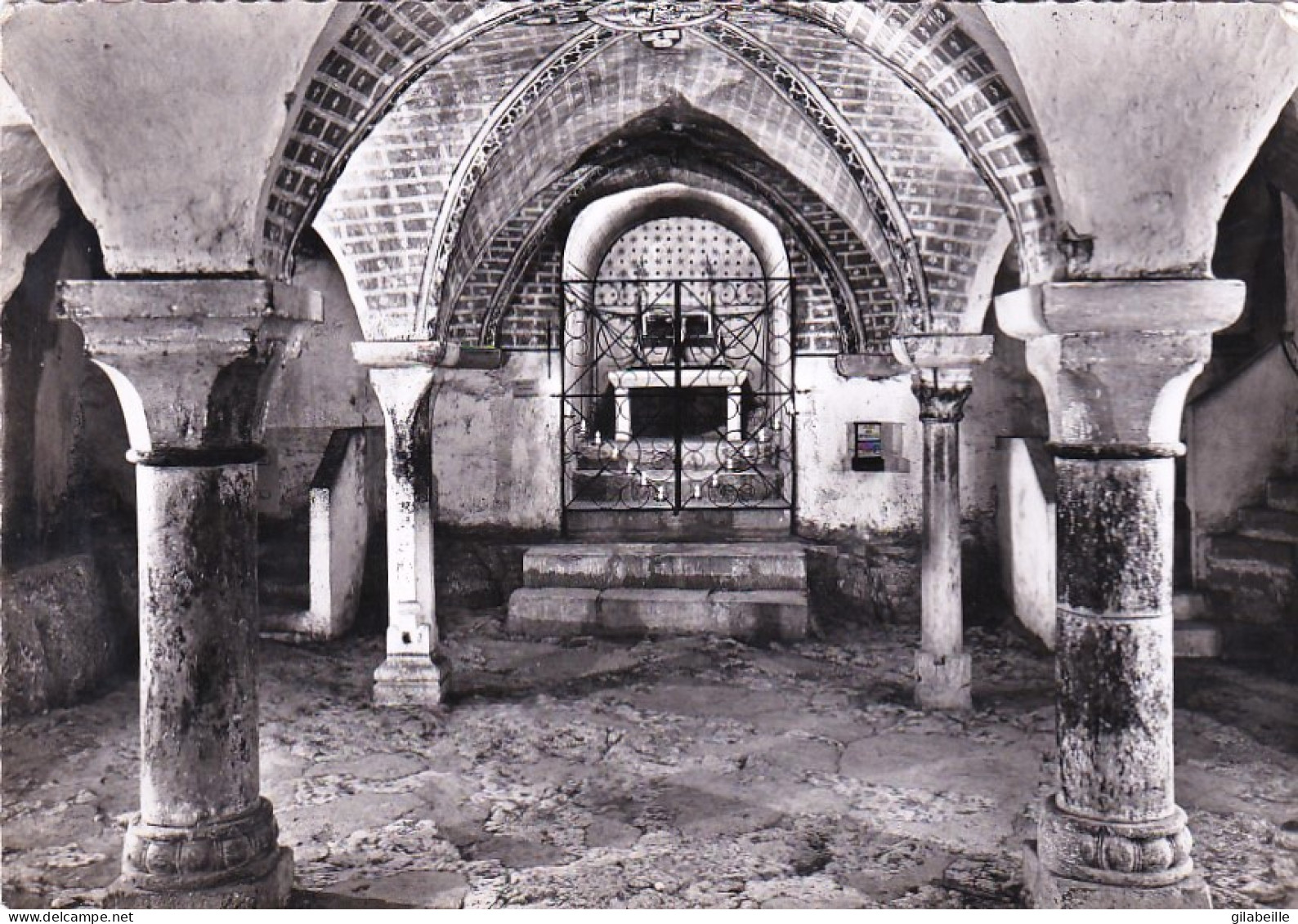 89 -  VEZELAY - Eglise Abbatiale De Sainte Madeleine - La Crypte - Vezelay
