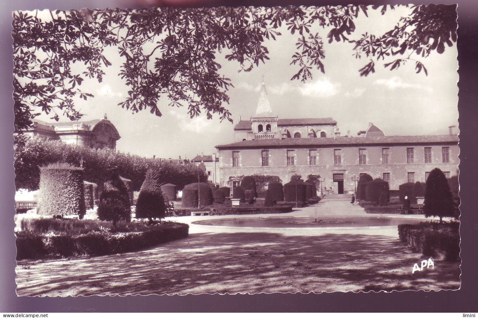 81 - CASTRES - LE THÉATRE ET LE MUSÉE GOYA - JARDIN DE L'EVECHE -  - Castres