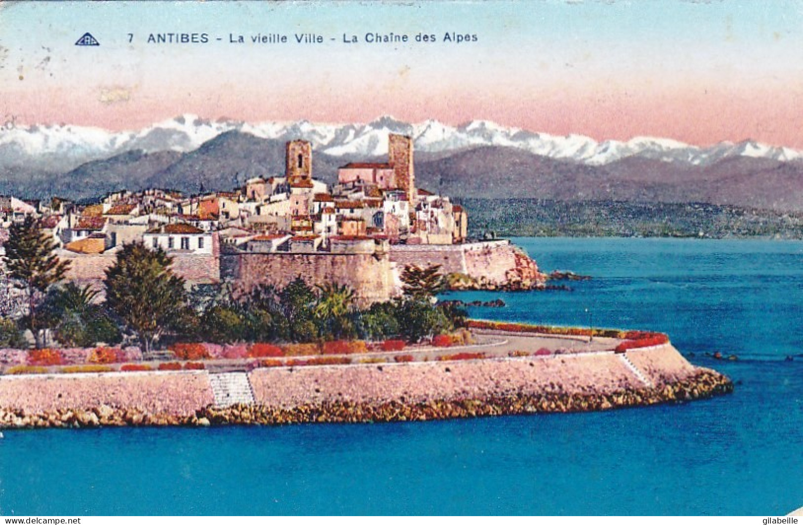 06 - ANTIBES -  La Vieille Ville - La Chaine Des Alpes - Antibes - Vieille Ville
