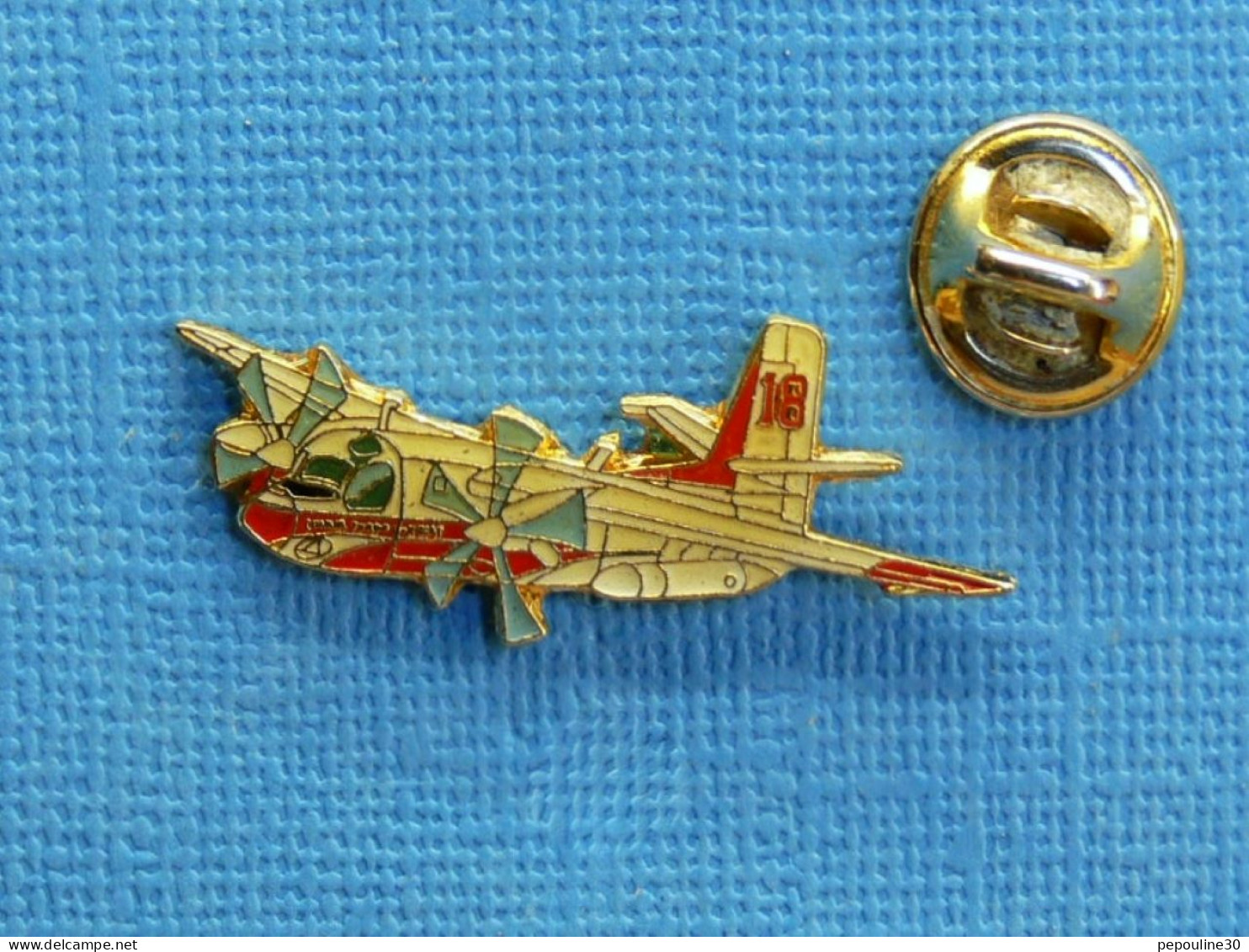 1 PIN'S /  ** AVION BOMBARDIER D'EAU " TRACKER S-2FT TURBO FIRECAT " ** . (J.Y. Ségalen Collection) - Avions
