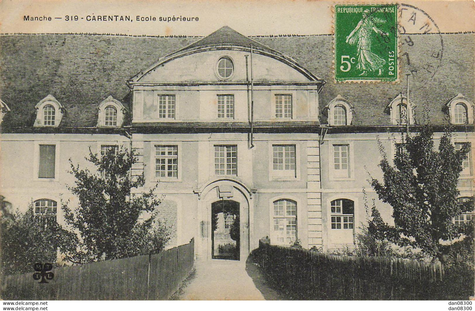 50 CARENTAN ECOLE SUPERIEURE - Carentan