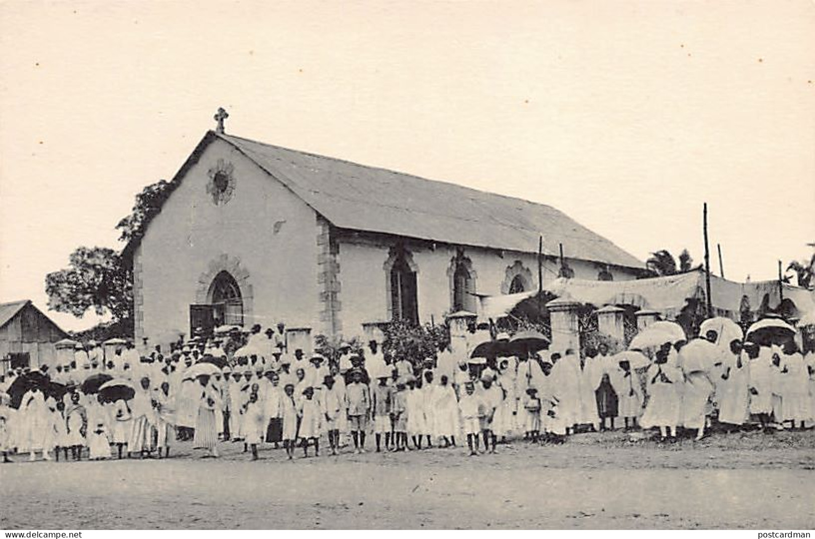 Madagascar - MAJUNGA - L'église - Ed. Société Des Missions Évangéliques  - Madagascar