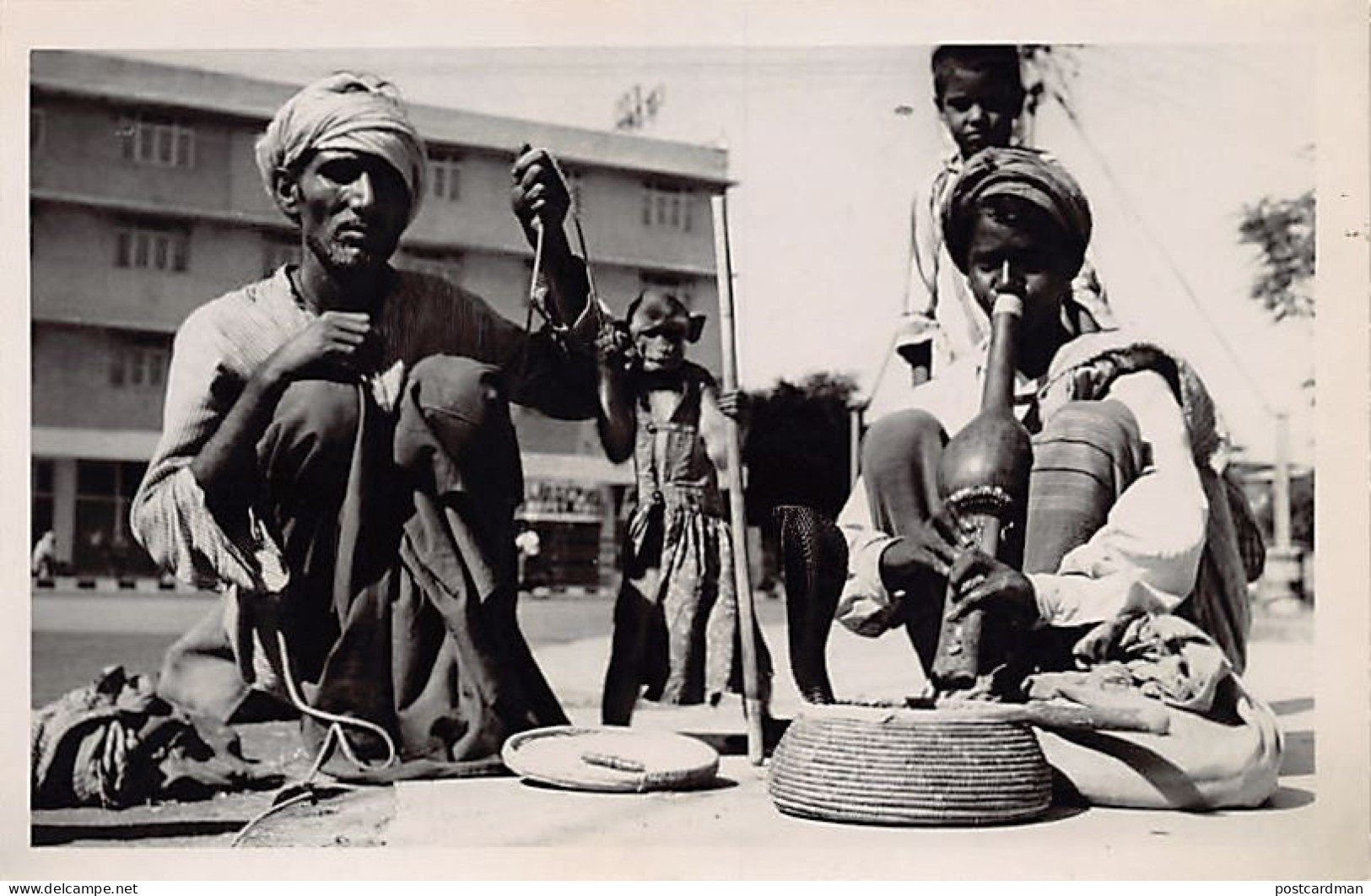 Pakistan - Dancing Monkey And Snake Charmer - REAL PHOTO - PHOTOGRAPH Postcard Size - Pakistan