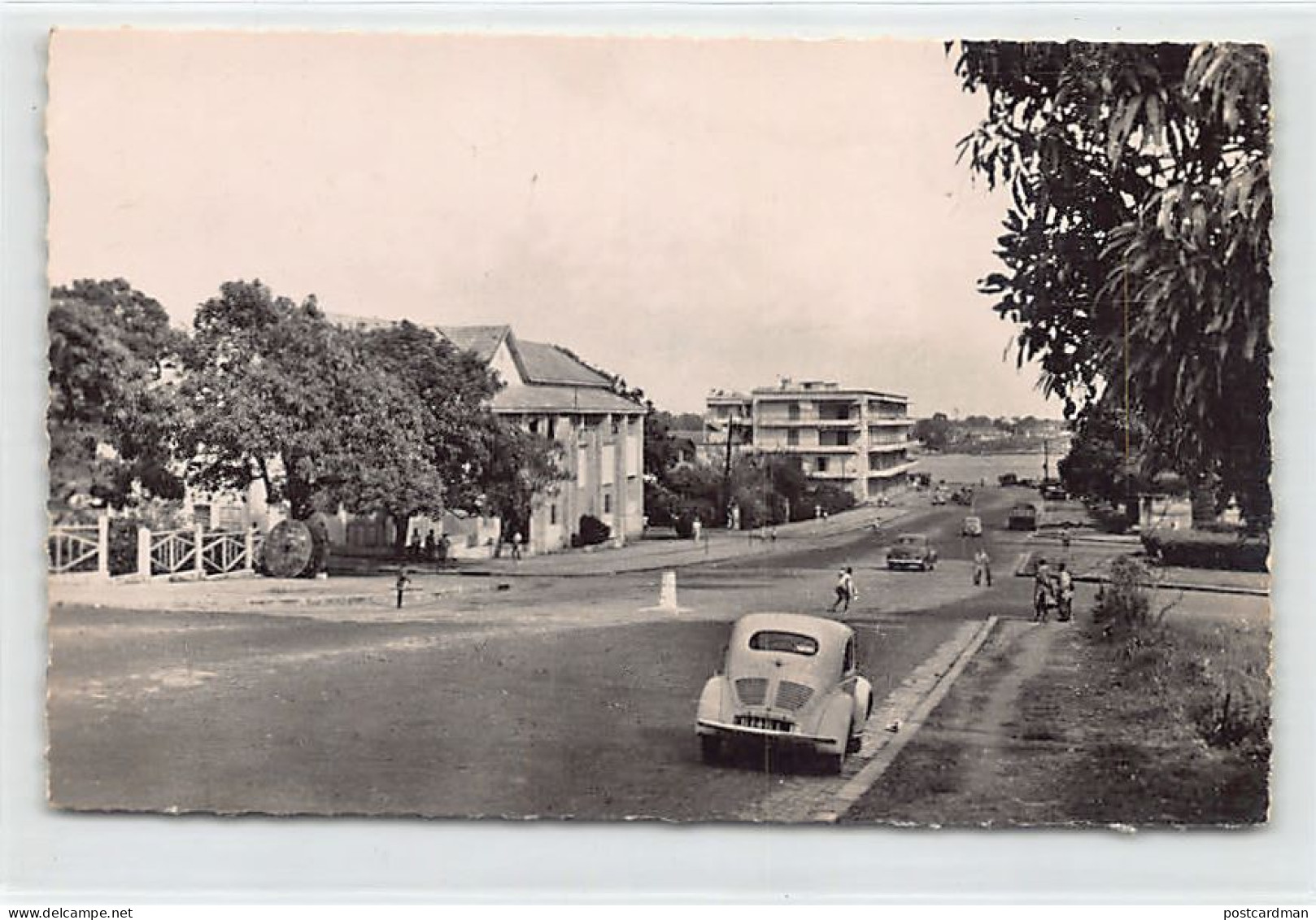Côte D'Ivoire - ABIDJAN - Boulevard Antonetti & L'Hôtel Des Postes - Ed. Lavelle & Cie - Ivoorkust