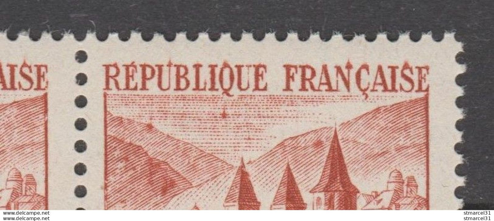 LUXE SUPERBE VARIETE "METEORITES Sur CONQUES" N°792 Neuf** - Unused Stamps