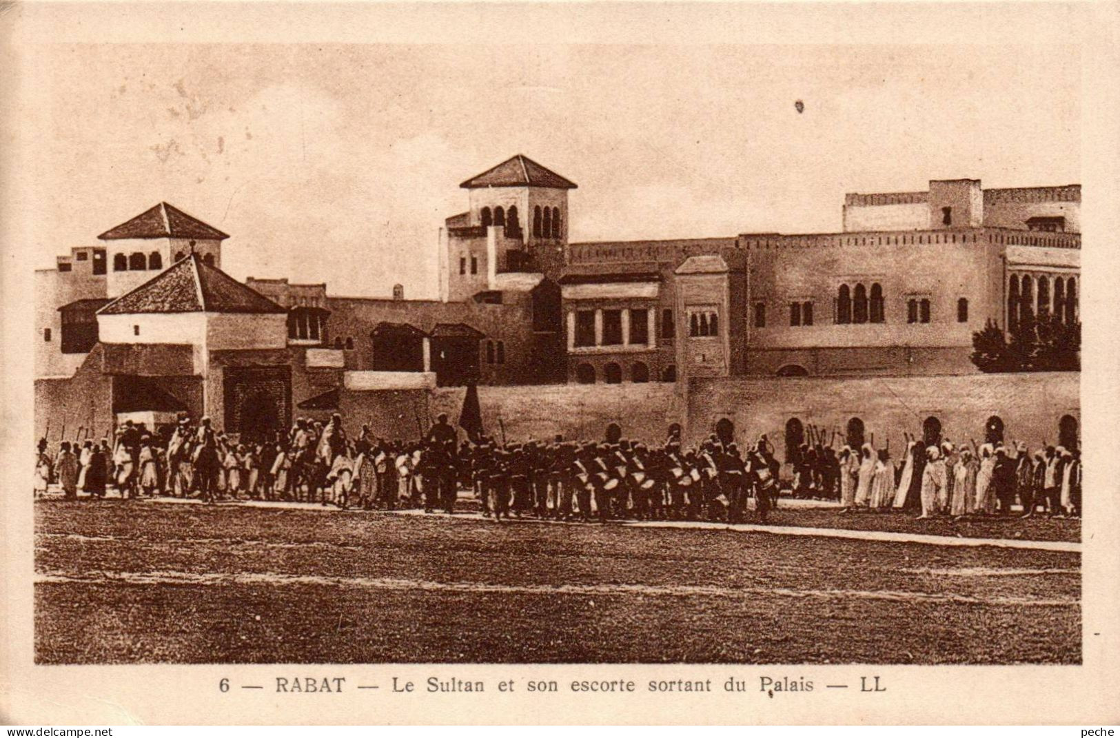 N°1617 W -cpa Rabat -le Sultan Et Son Escorte Sortant Du Palais- - Rabat