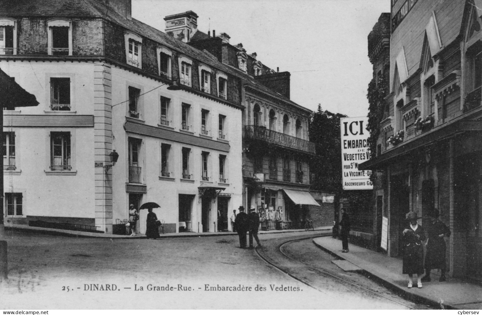 DINARD - Grande Rue - Embarcadère Des Vedettes - Animé - Dinard