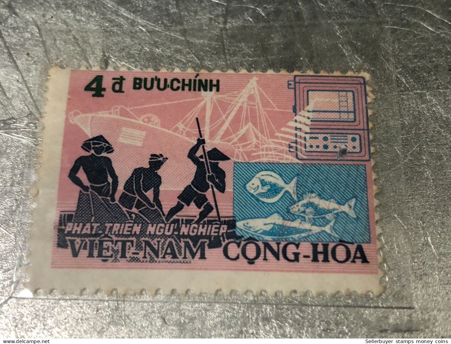 VIET NAM SOUTH STAMPS (ERROR Printed Deviate 1972 )1 STAMPS Rare - Vietnam
