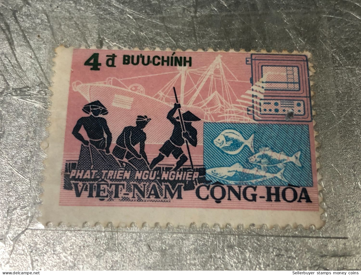 VIET NAM SOUTH STAMPS (ERROR Printed Deviate 1972 )1 STAMPS Rare - Vietnam