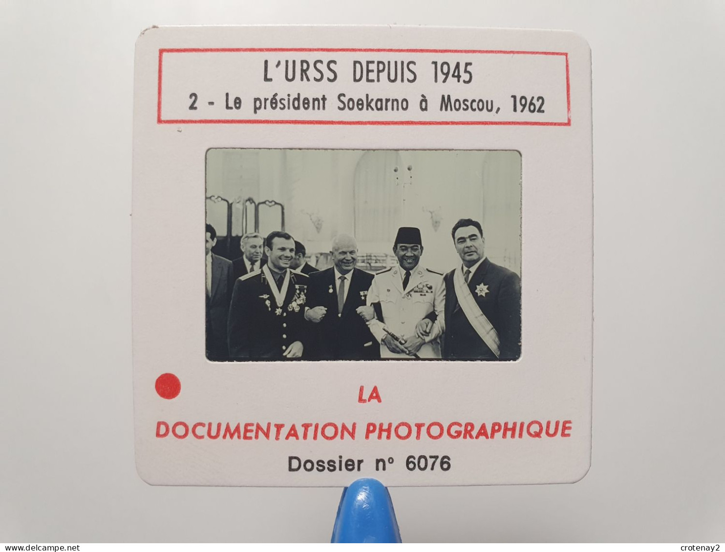 Photo Diapo Diapositive Slide URSS Depuis 1945 N°2 Soekarno Khrouchtchev BREJNEV GAGARINE à Moscou En 1962 VOIR ZOOM - Diapositivas