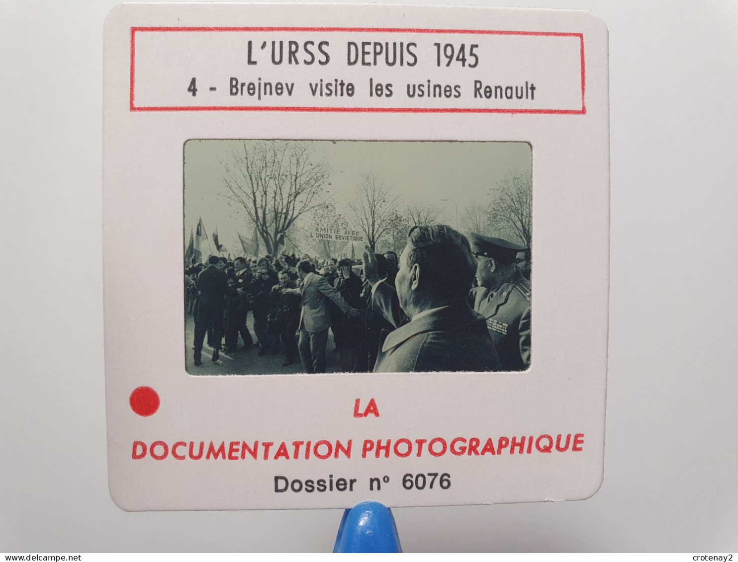 Photo Diapo Diapositive Slide URSS Depuis 1945 N°4 BREJNEV Visite Les Usines RENAULT à FLINS En 1971 VOIR ZOOM - Diapositives (slides)