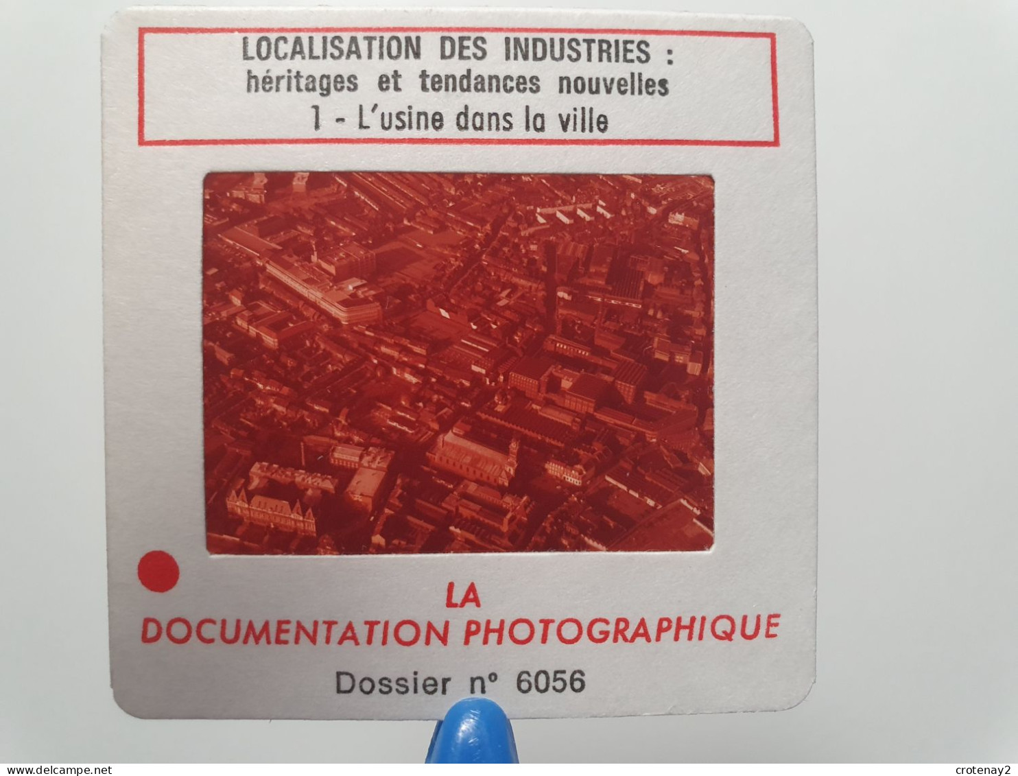 Photo Diapo Diapositive Slide France Localisation Des Industries N°1 Usine Dans La Ville à ROUBAIX Quartier ALMA En 1977 - Diapositivas